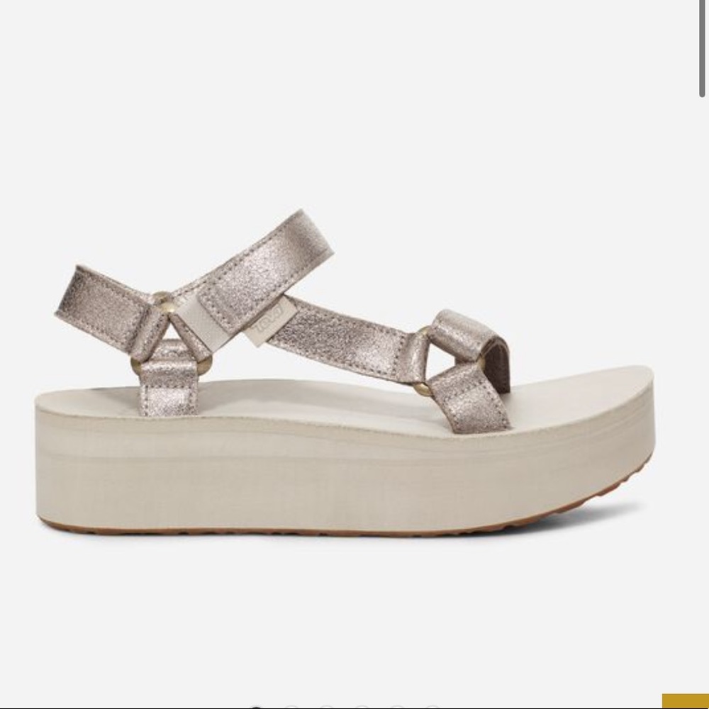Teva Flatform Universal Leather Sandal in Iron